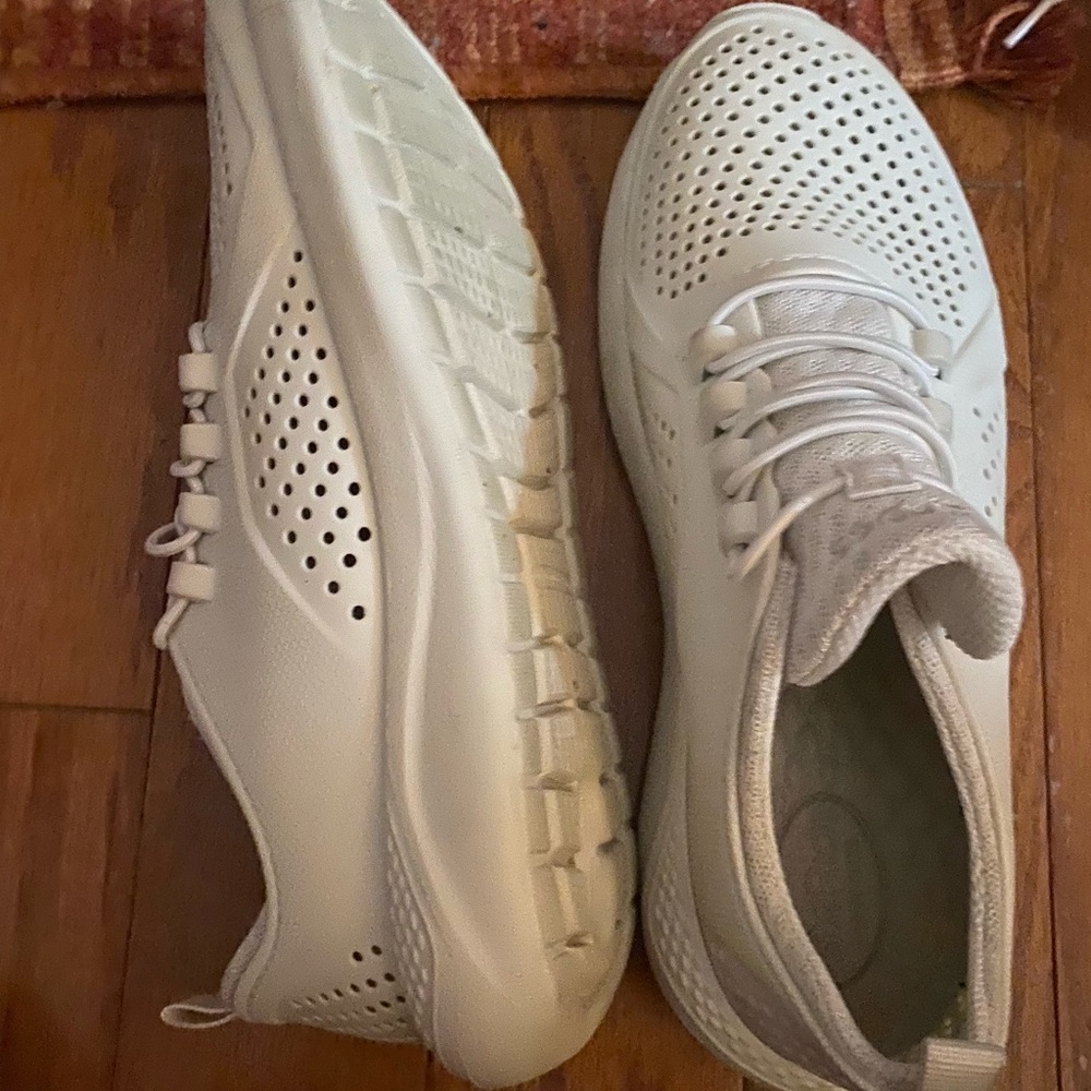 crocs literide sneakers gently used